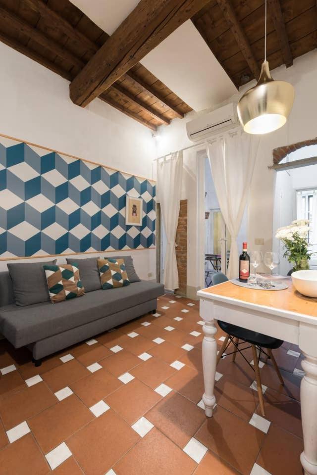 F4 - Santa Croce One Bedroom Flat 2 To 4 Guests Florence