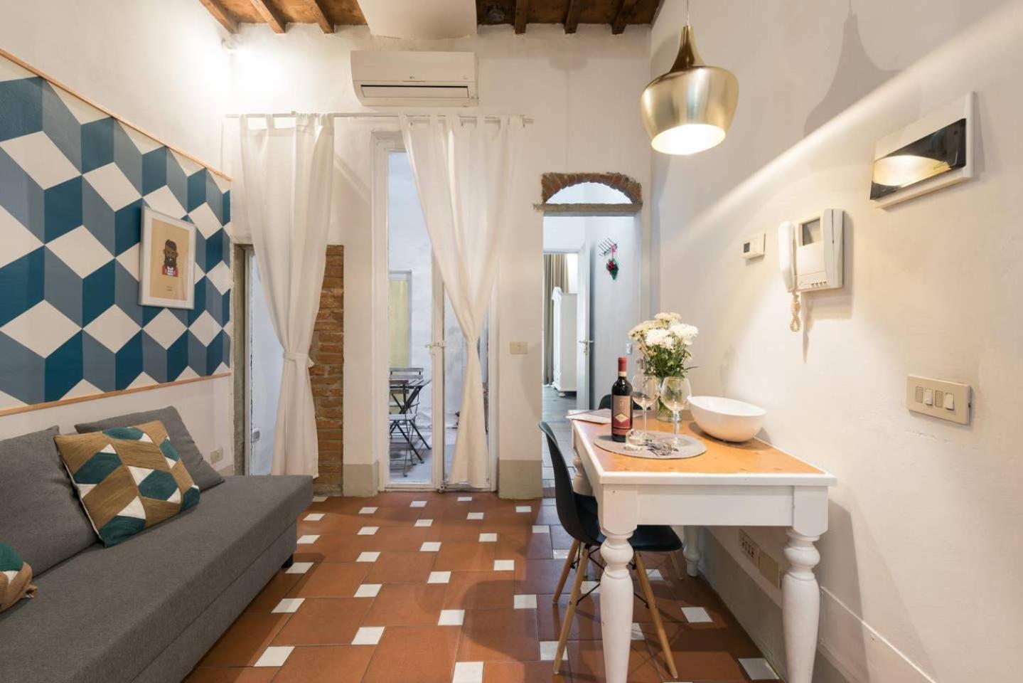 Apartment F4 - Santa Croce One Bedroom Flat 2 To 4 Guests