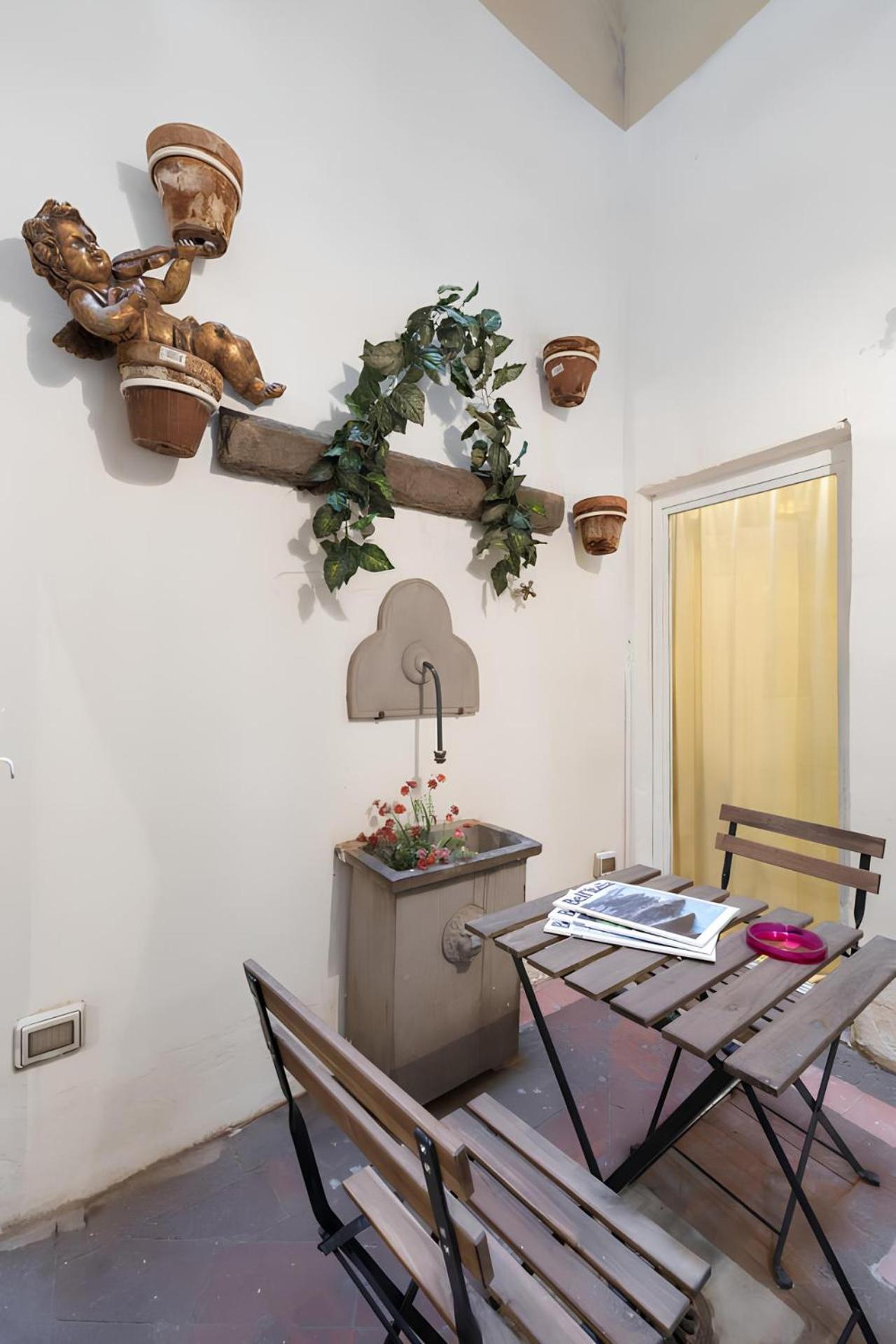 F4 - Santa Croce One Bedroom Flat 2 To 4 Guests Apartment Florence